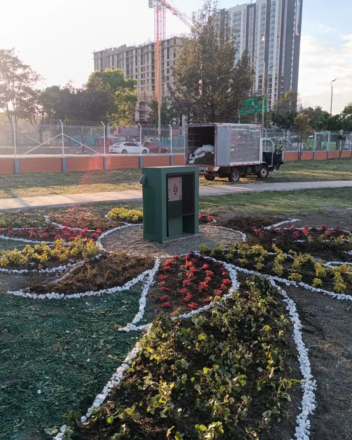 Zona verde urbana de un proyecto atendido por Grupo Bioingenia en Bogotá
